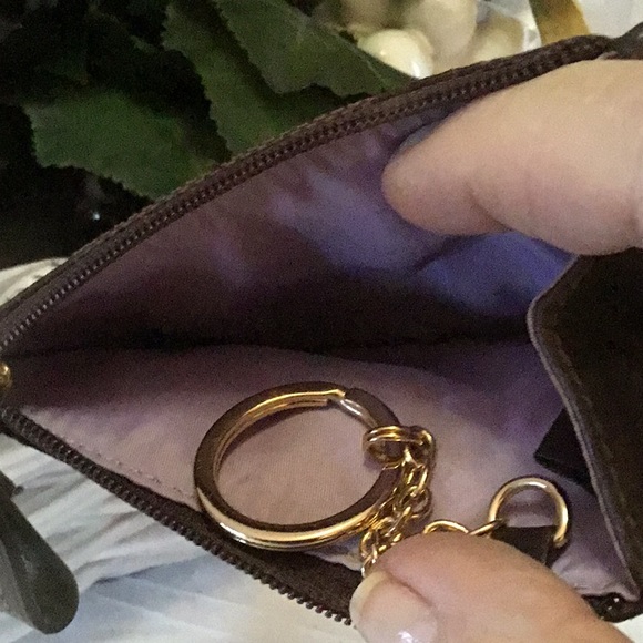 COACH Brown Signature - Picture 3 of 4